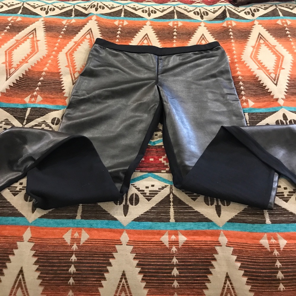 NWOT faux front leather leggings!!